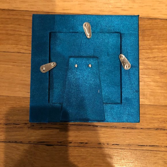 3x3 Square Fabric Floral Photo Frame - Picture 2 of 2